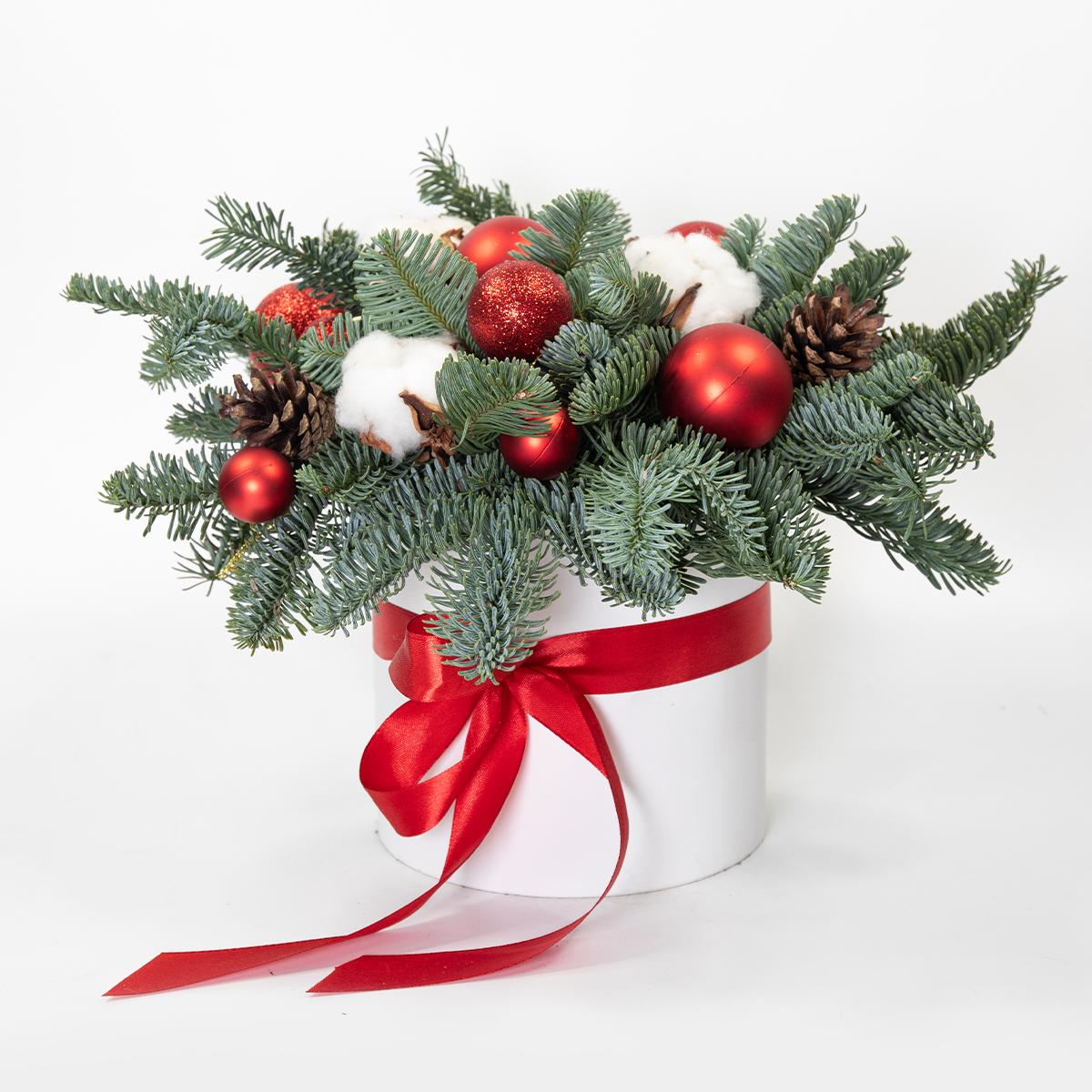 Декоративная композиция из живых веток Пихты нобилис «Классика»