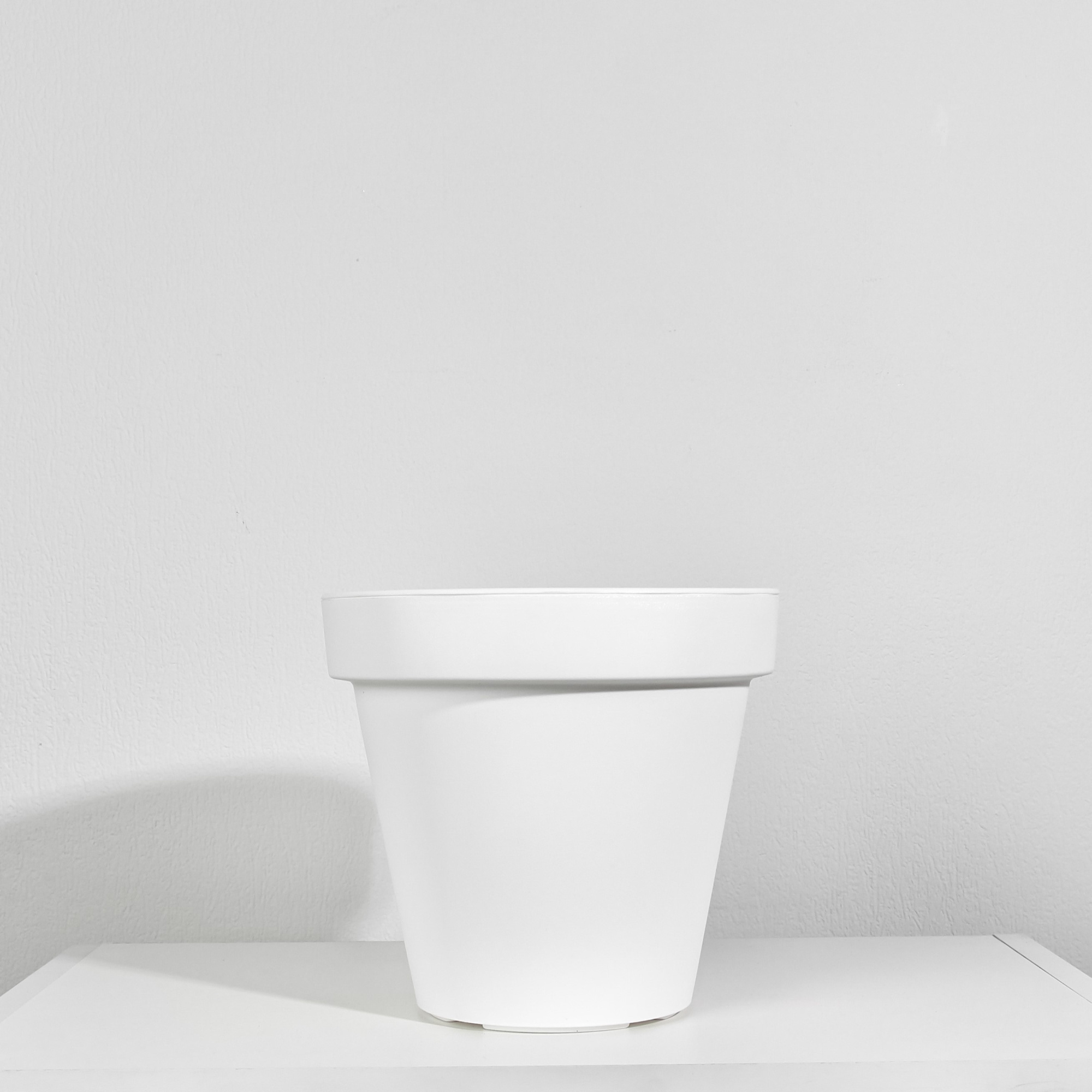 Кашпо «Купман» круглое для дома и сада, D 25 см, объём 7 л, белый Кашпо «Купман» круглое для дома и сада, D 25 см, объём 7 л, белый